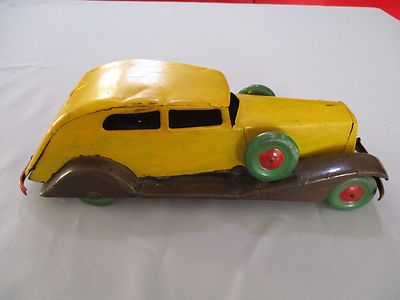 Charles ROSSIGNOL : Voiture, tôle lithographiée, avec son conducteur, n° 52, marquée