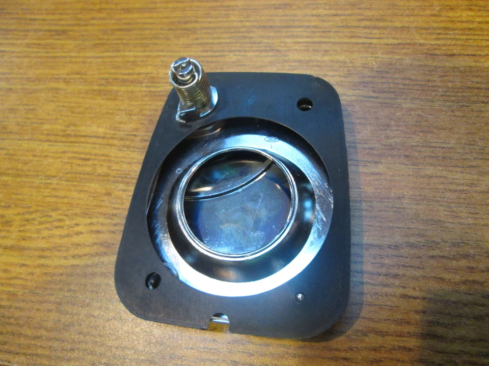 NOS 1988 1989 LINCOLN CONTINENTAL TAMPA DE CILINDRO DE TRAVA DE PORTA-MALAS E MANGA - Imagem 2 de 3