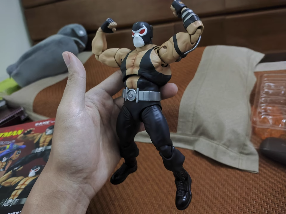 MAFEX No.216 BANE BATMAN KNIGHTFALL Ver. 1/12 Action Figure