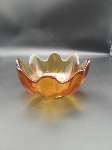 "Tazón de pétalo de loto ámbar de vidrio BLENKO arte vintage, 3"" por 5,5"  - Imagen 1 de 5