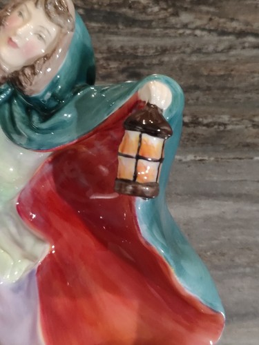 Vintage 1951 Royal Doulton Figurine Winter HN2088 Woman with Lantern RARE - Picture 10 of 12