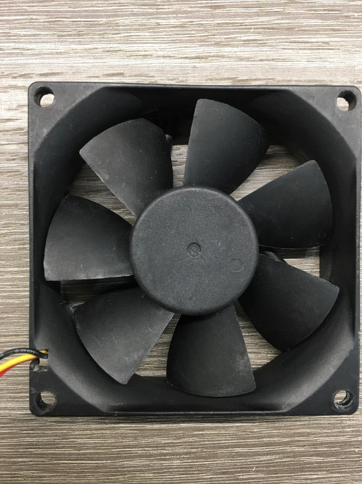 EVERCOOL 80*80*25mm DC 12V 0.11A SLEEVE BEARING FAN Cooler EC8025M12SA 3Pin - Image 3 of 3