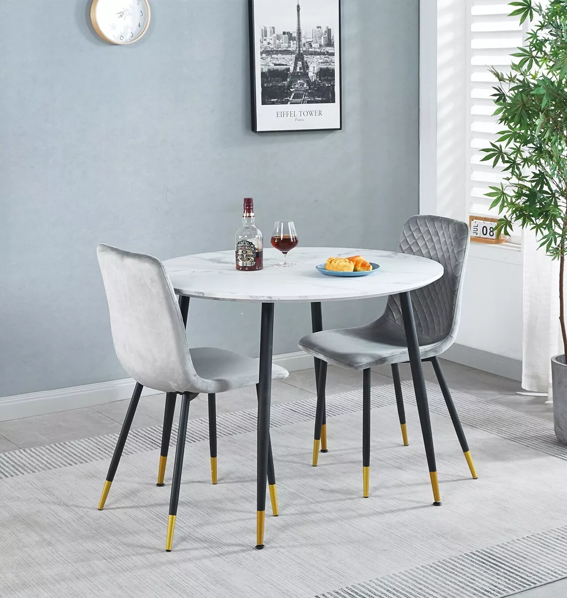 Round metal kitchen outlet table and chairs