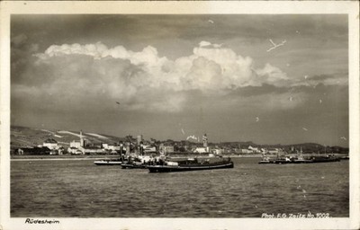 Ak Rüdesheim am Rhein,  Schiffe auf dem Wasser, Wolken am Himmel - 4972165
