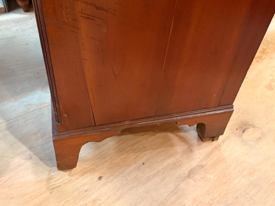 Antiguo cofre alto Cherry Chippendale PA circa 1790 country estriado 1/4 columnas Foto 3 de 4