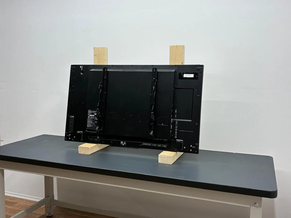 SHARP PN-R496 49" Full-HD LED Edge Lit 700 cd/m2 IPS Monitor Professional - Bild 4 von 4