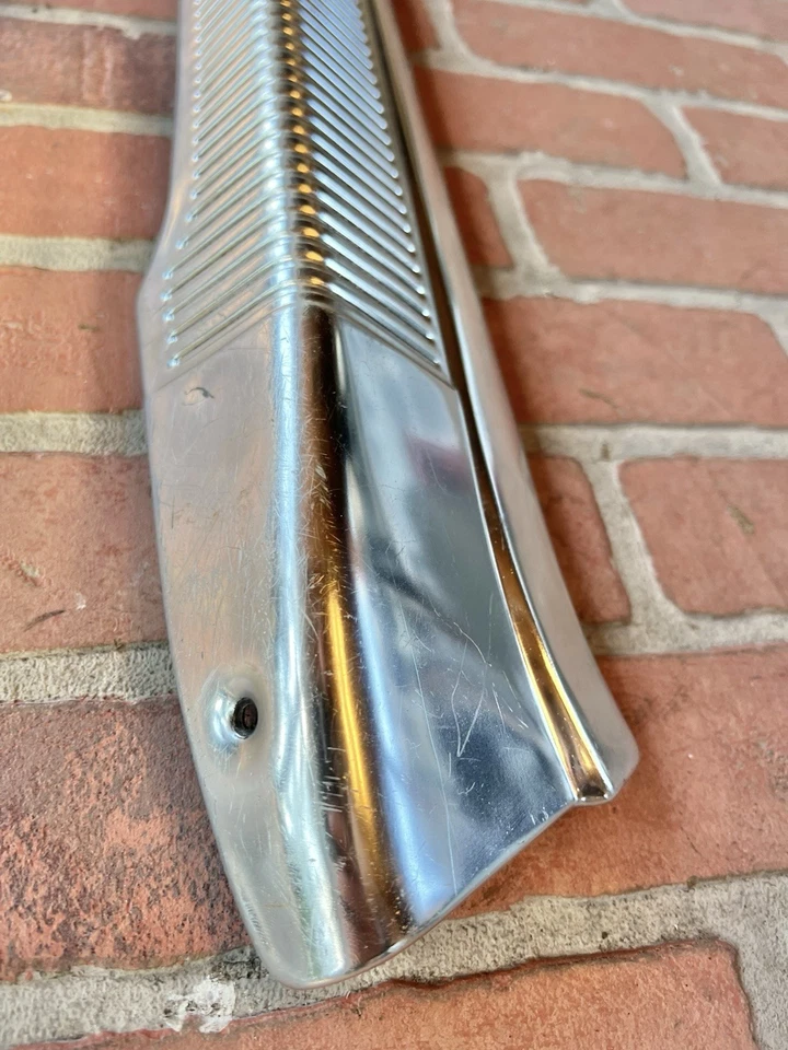 Oldsmobile Starfire Ninety Eight 1961-1964 asiento de banco moldura lateral Catalina Foto 2 de 4