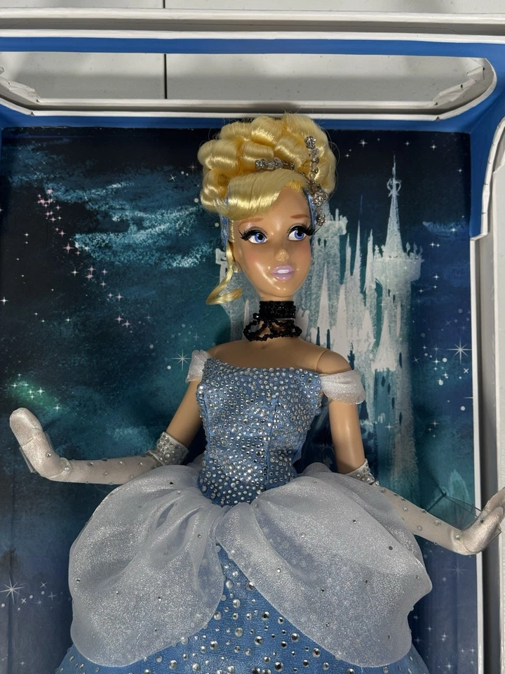 2012 Disney Store Limited Edition Princess Cinderella Doll 17” LE 2357/ 5000 NEW - Image 2 of 4