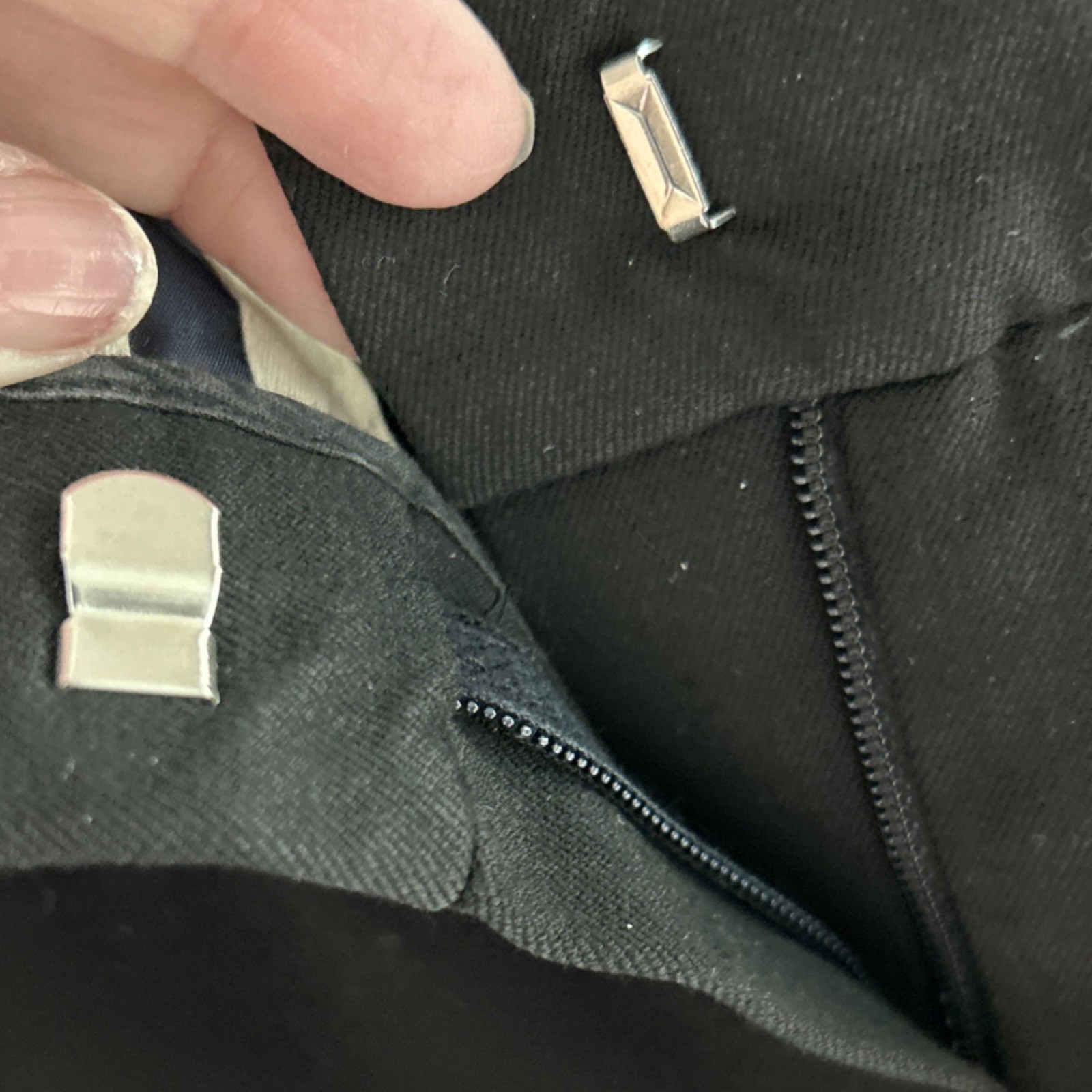 Max Mara weekend Black Solid Pattern Pants Regula… - image 5