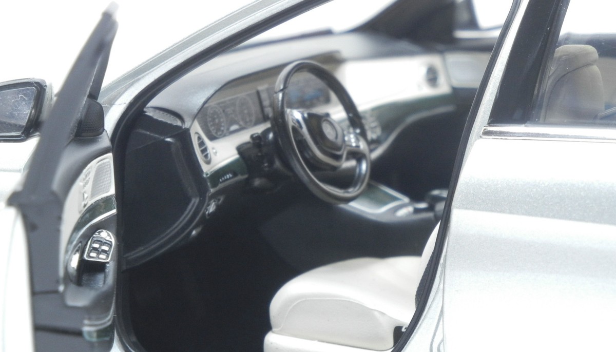 NOREV製 S124前期型　未使用、未開封　1/18 予約 Mortal 1/64 メルセデス ベンツ Benz s124 Black Sliver
