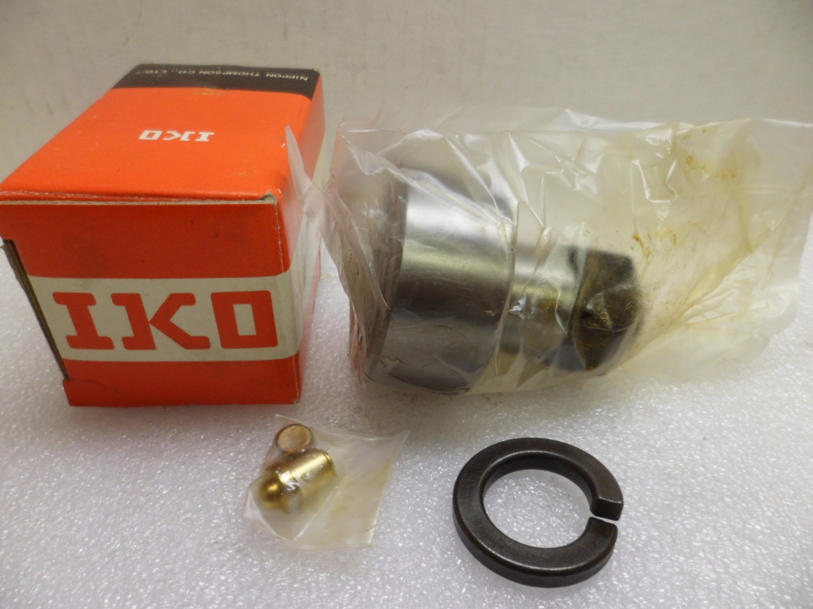 IKO CFE20UUR CAM FOLLOWER ECCENTRIC 52mm OD THREADS M20x 1.5 FACTORY