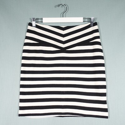 Hugo Boss Minirock Damen groß weiß schwarz Dilene gefüttert gestreift Zebra rotes Etikett