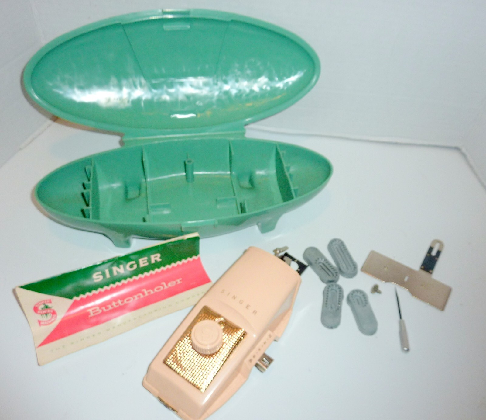 Singer 1960 Slant Needle Buttonholer Mint 489500 489510  With Manual   Complete