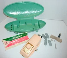 Singer 1960 Slant Needle Buttonholer Mint 489500 489510  With Manual   Complete