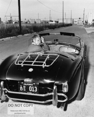 STEVE McQUEEN IN SHELBY COBRA 289 ROADSTER LEGENDARY ACTOR - 8X10 PHOTO (ZZ-363)