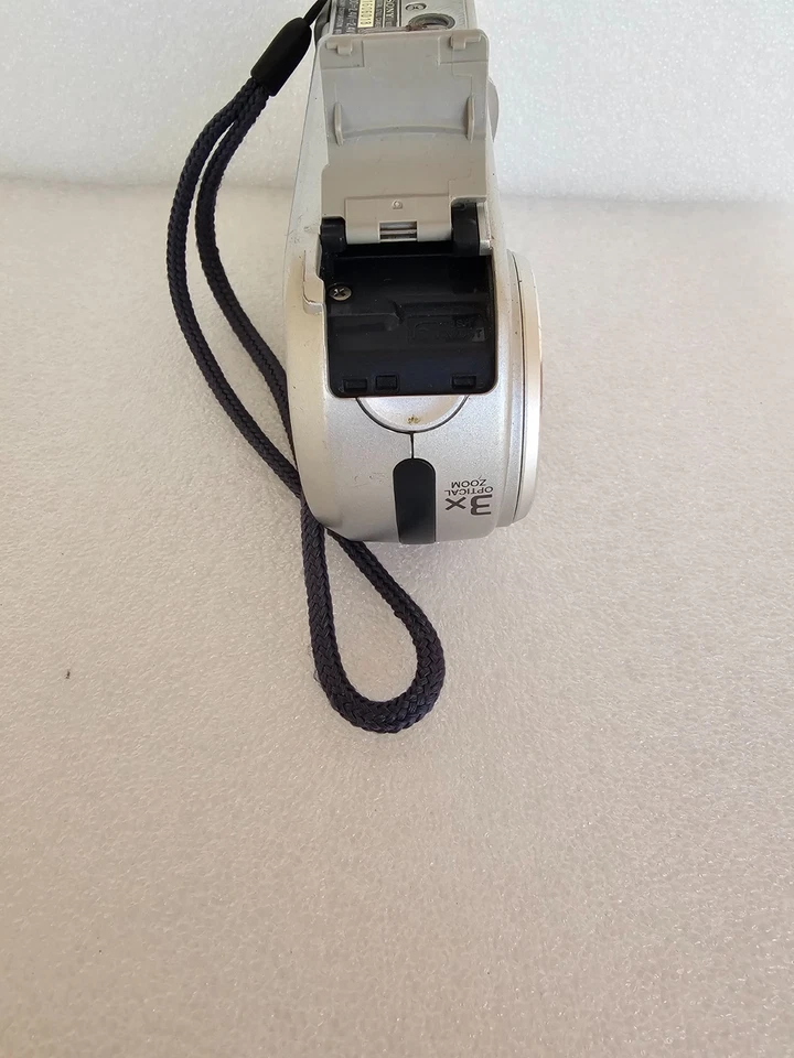 Sony Cyber-shot DSC-P72 3.2MP Digital Camera – Silver – Tested & Working - Image 4 of 4