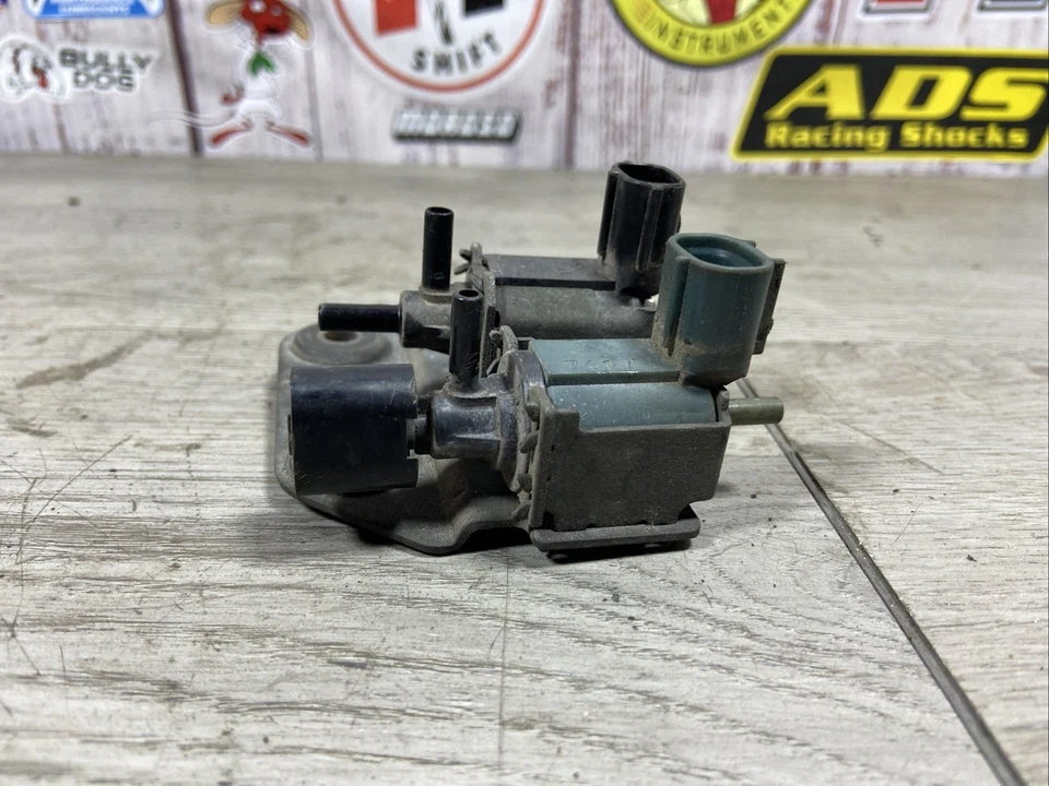 92-98 OEM Suzuki Sidekick Geo Tracker EGR FPR Vacuum Solenoid Purge Valve VSV - Image 4 of 4