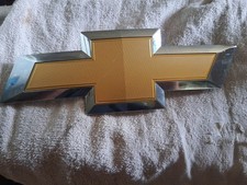 22900420 Chevrolet Colorado GM Emblem Front g...