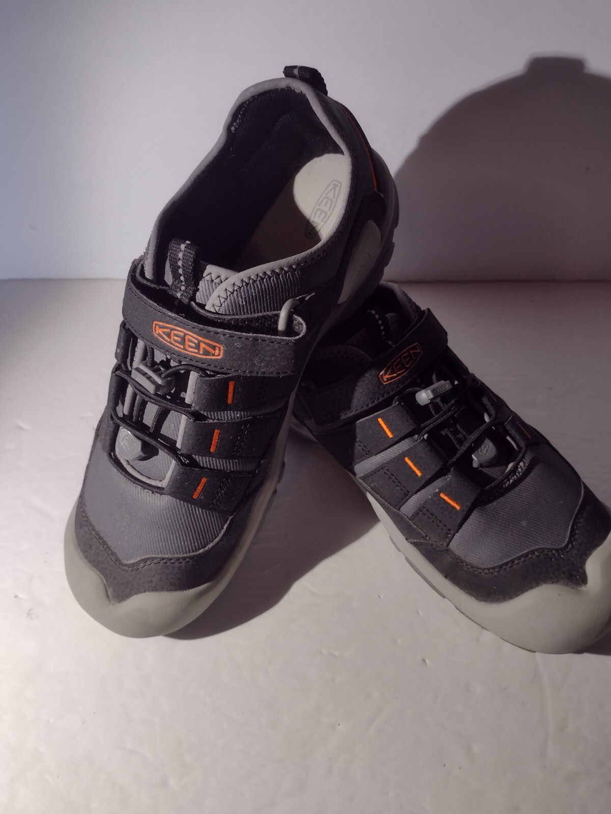 Scarpe da acqua Keen ragazzo taglia 6 grigie sandali neri escursionisti bambini