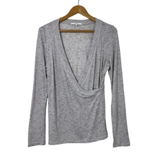 Ro & De Women’s Size Medium Light Gray Wrap Style Surplice Long Sleeve Tee