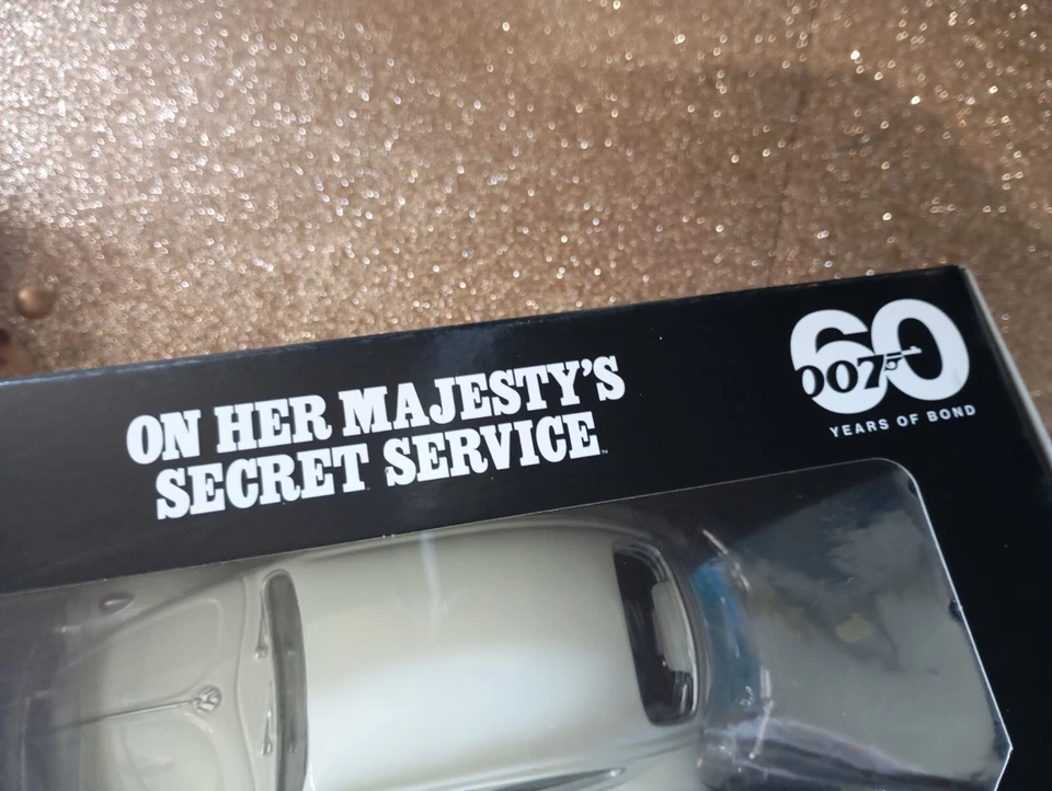 Modellino auto VW BEETLE kafer maggiolino 007 JAMES BOND scala 1:24 film movie - Immagine 2 di 4