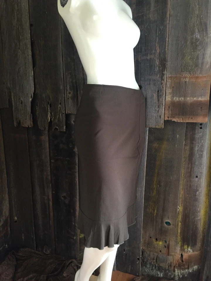 Maxi Falda Sharon Tang Med Modesta Verde Con Volantes Ropa Rayón Talla Grande  Foto 2 de 4