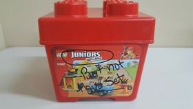 LEGO JUNIORS LOT LEGOS IN 10667 RED PLASTIC STORAGE CONTAINER GIANT LEGO CASE