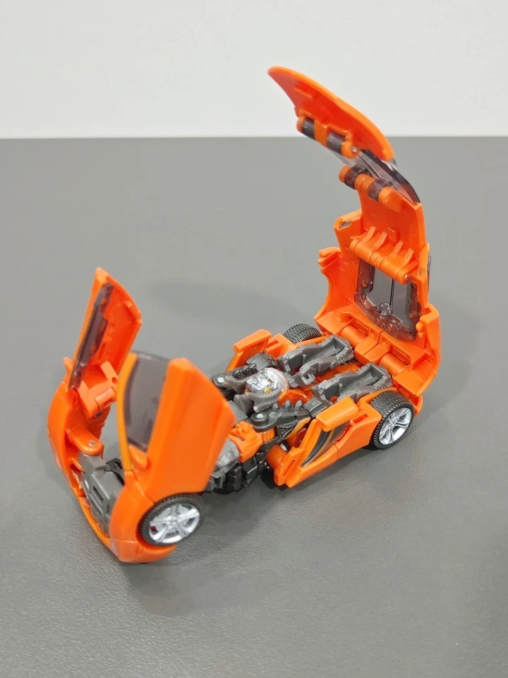 *In Stock* Transformers Studio Series Deluxe Class Widowmaker - Image 4 of 4