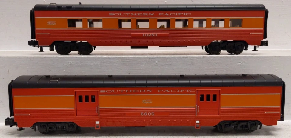 MTH 30-67321 O Gauge S.P 2-Car 60' Sleeper/Diner: 6605, 10250 (2) EX/Box - Image 3 of 4