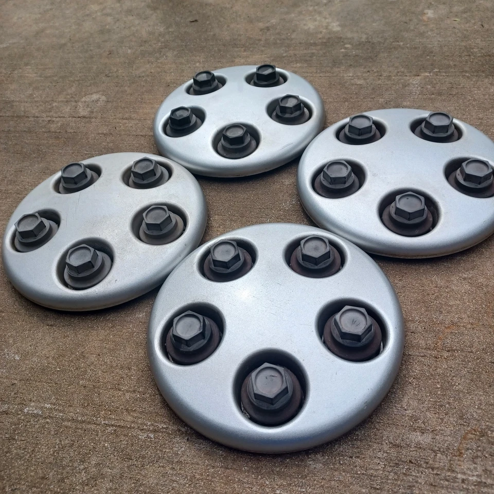 Juego de 4 tapas centrales Pontiac Grand Am, 1996-1999 p/n 9592668 Foto 2 de 3