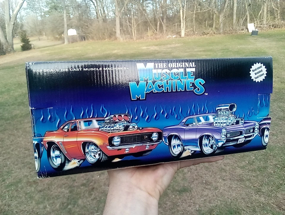 Vintage 1969 Camaro Muscle Machines Street Rod  1/18 Diecast Toy Car - Image 4 of 4