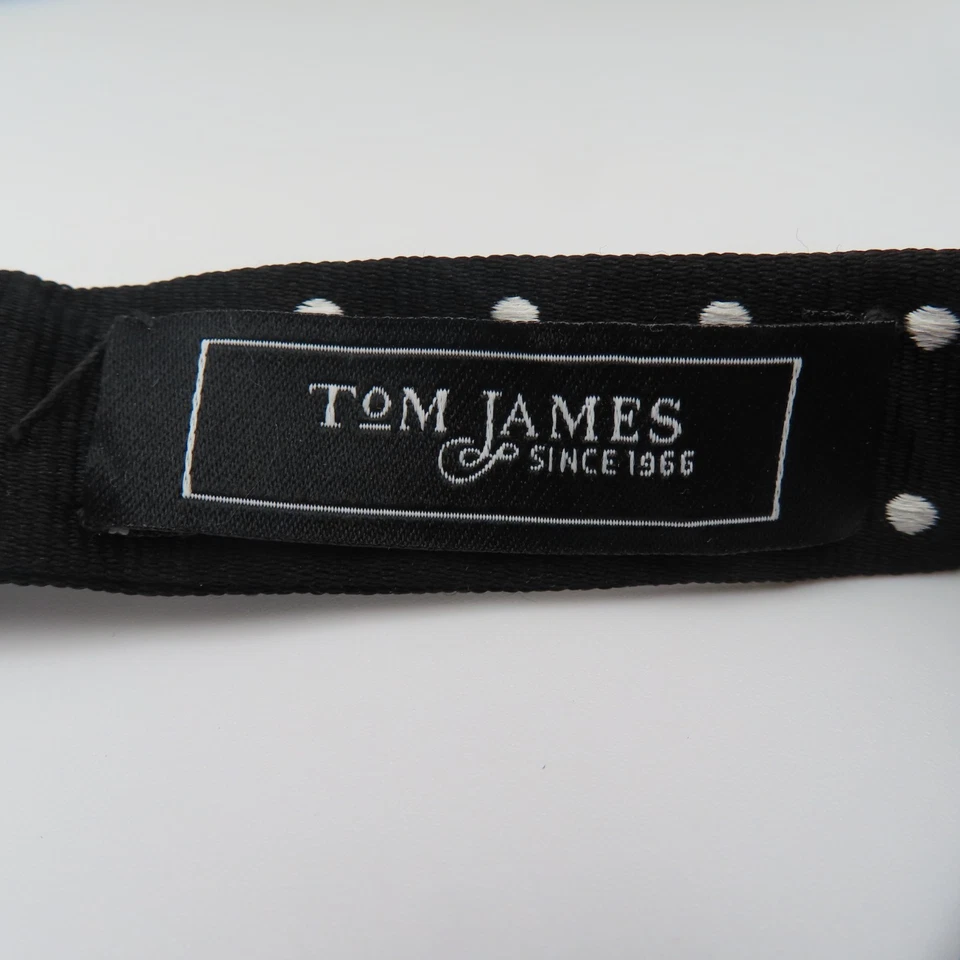 Tom James Bow Tie Silk Black White Polka Dot 2.5" Wide Self Tie USA - Image 3 of 4