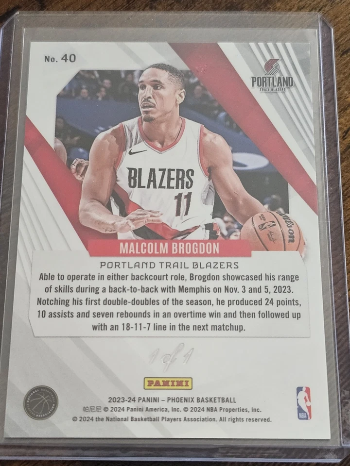 2023-24 Panini Phoenix Gold Vinyl Prizm Malcolm Brogdon TRUE 1/1 Blazers #40 - Image 2 of 3