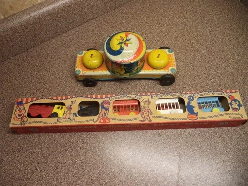 VINTAGE 2 LOT PLASTICVILLE CIRCUS TRAIN IN THE BOX & TIN PULL TOY MADE USA Chein