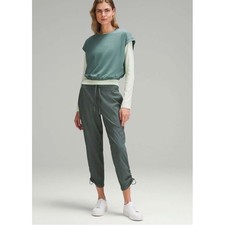 Lululemon Dance Studio Mid-Rise Cropped Green Size 6