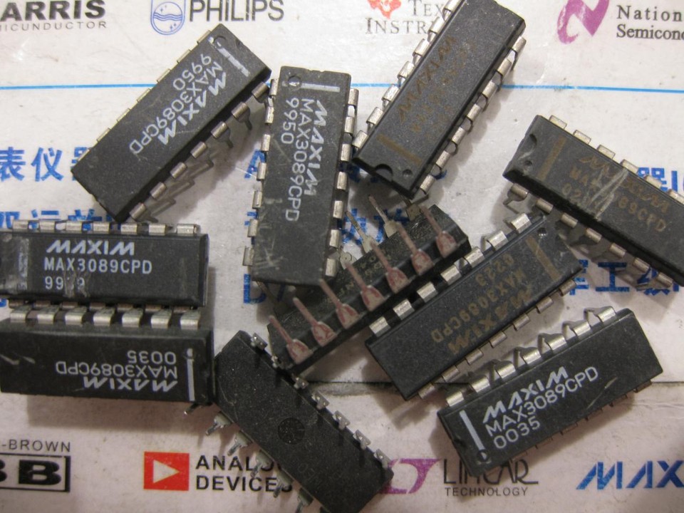 Puce émetteur-récepteur MAX3086 RS-485/RS-422 - 10Mbps, SO-14, Neuf