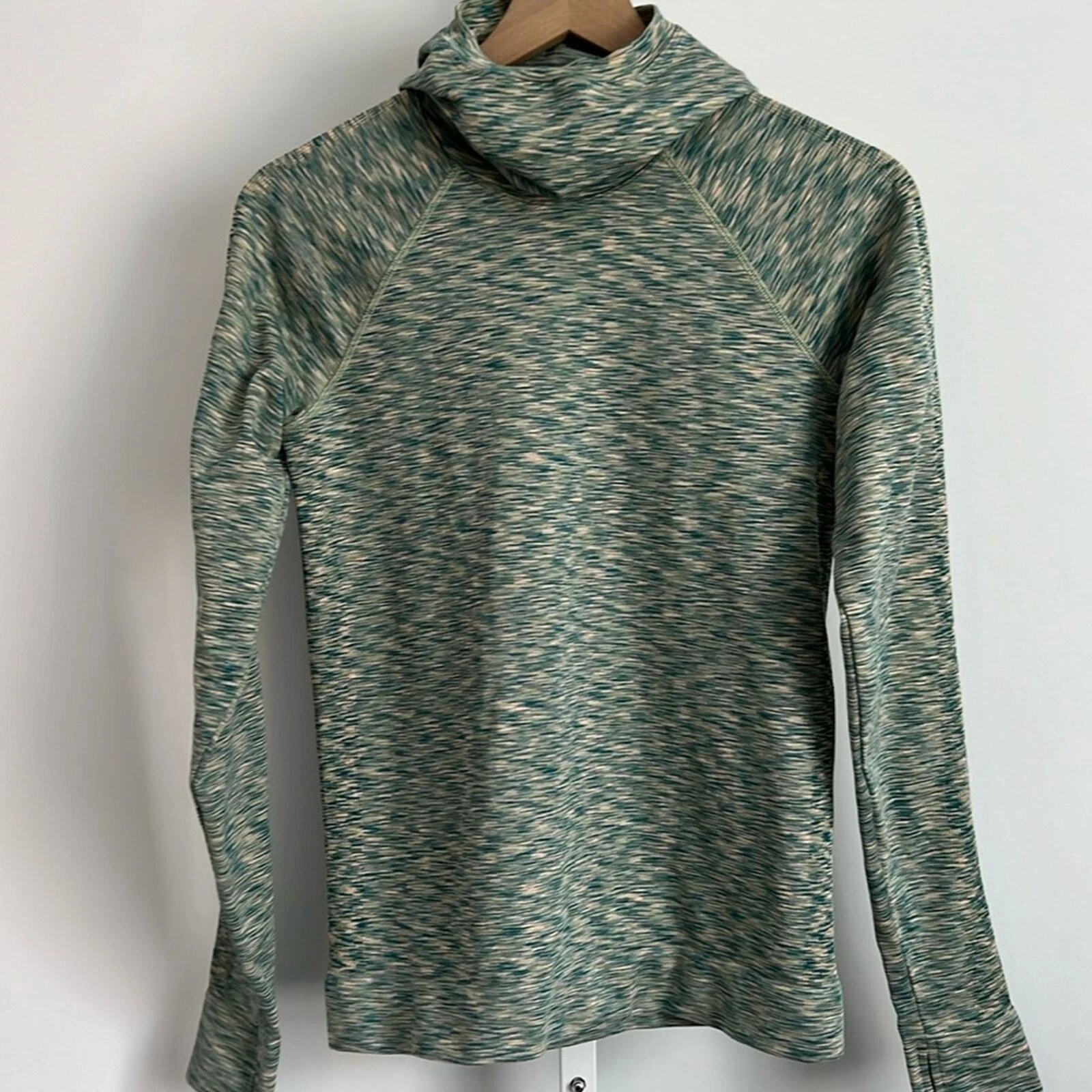 SWEATY BETTY terrain green spaces hooded base layer top US 8/medium