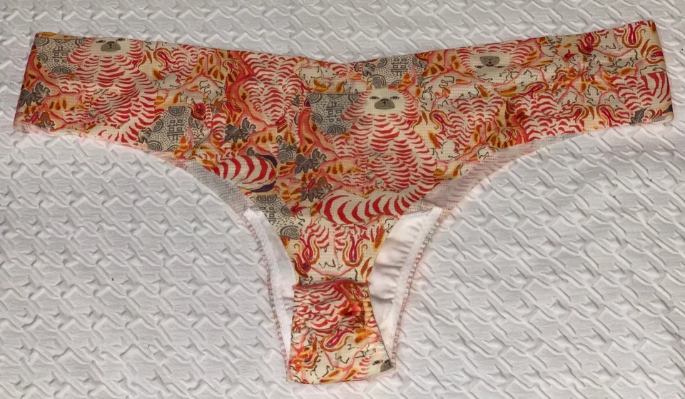 Panty Tanga SPANX Under Statements Perro Luz Como Aire Amarillo Rojo Mujer Talla Grande 3X Foto 2 de 4