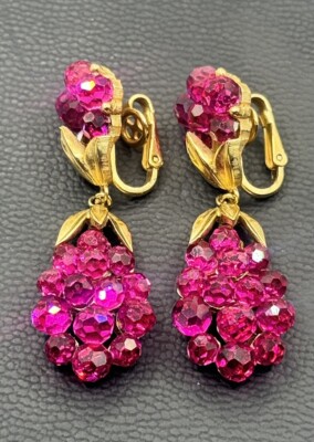 Rare Vintage 60s Crown Trifari Briolette Ruby Pink Rhinestone