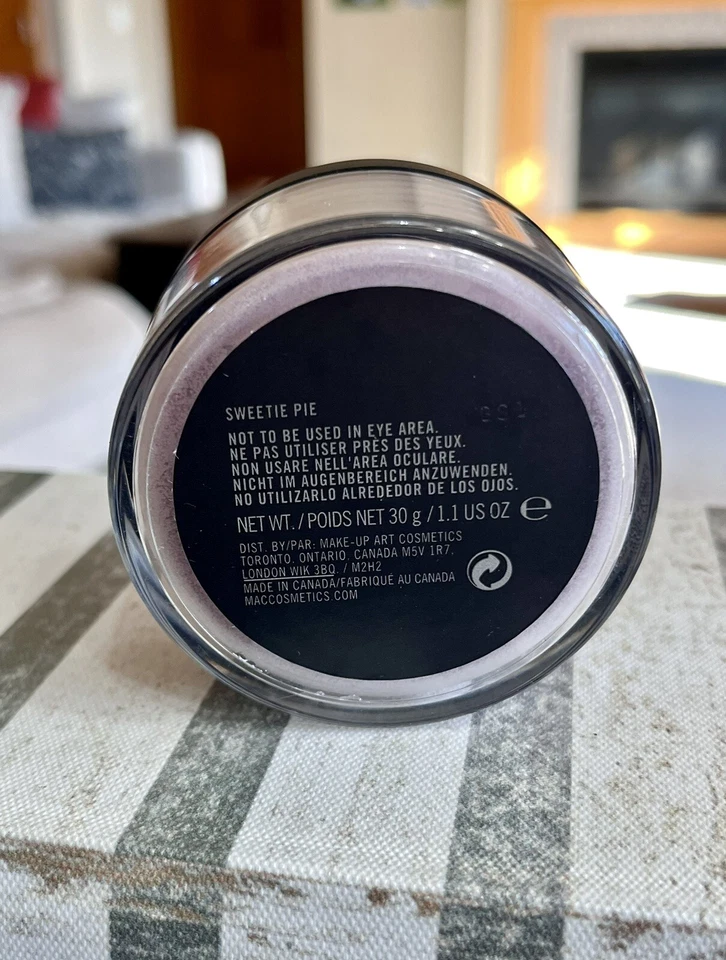 MAC - SWEETIE PIE Iridescent Loose Powder 30 G/1.1 Oz LARGE. DISCONTINUED! NEW! - Image 4 of 4