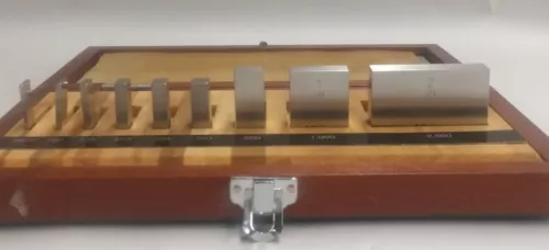 Mitutoyo - 516-935-26 - Gauge Block Set Grade 1 -  .0625-2.000" - Used