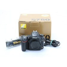 Nikon D750 + 147 Tsd. Scatti + TOP (268261)