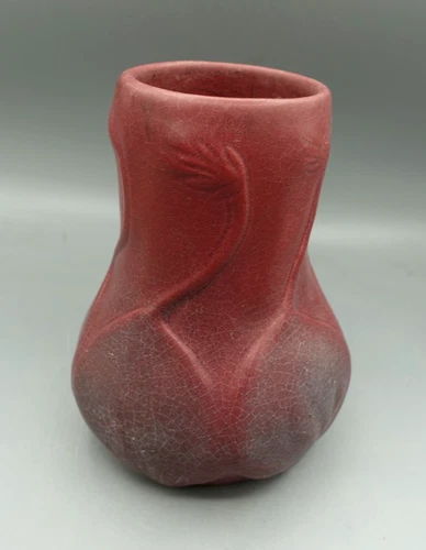 VAN BRIGGLE ART POTTERY TULIP VASE  PERSIAN ROSE /MULBERRY