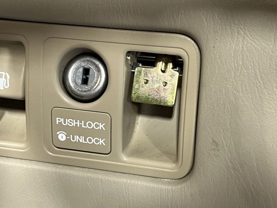 2001 2002 2003 2004 2005 LEXUS GS300 GS430 PANEL DE TABLERO INFERIOR DEL CONDUCTOR MOLDURA LE02 Foto 3 de 4