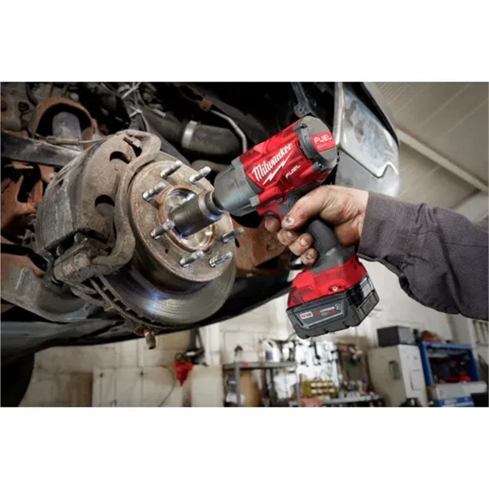 Milwaukee 2767-22GR M18 FUEL HTIW w/ Grease Gun Kit - Imagem 3 de 4