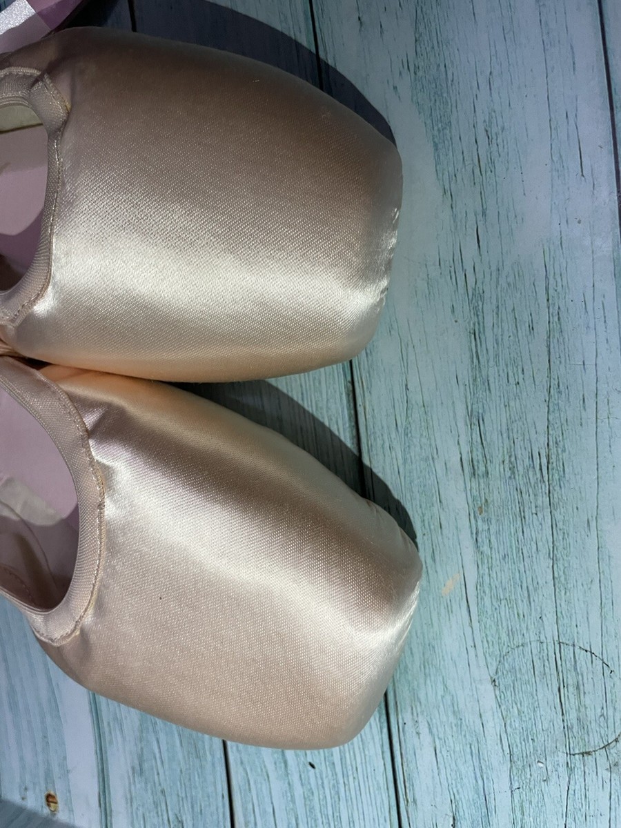 ウエアモア OMEGA SATIN POINTE SHOES 4 ベージュ Wear Moi