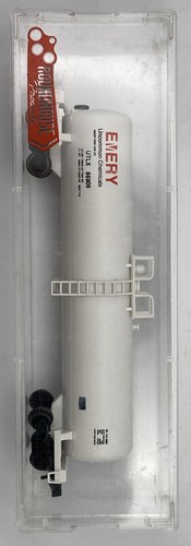 Roundhouse N Scale 8454 ~ Emery 50' Tank Car - Picture 10 of 12