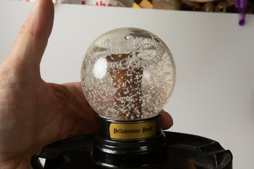 Antique Yellowstone Park Snow Globe (R4R) Grizzly Bear Ashtray Bakelite & Glass - Picture 6 of 10