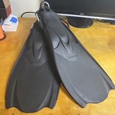 Hollis F1 Rubber Dive Fins - SIZE REG - Spring Heel Strap - Black - Scuba Diving