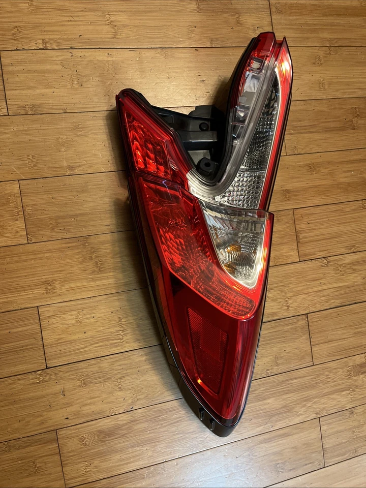 Genuine Toyota C-HR CHR Full Light Set USED (black  Trim Cracked)  PLEASE READ - Image 2 of 4